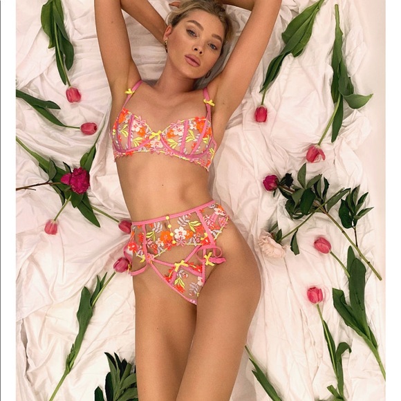 3 PIECE FOR LOVE & LEMONS Summer Tide Bra + Garter + Thong set - Picture 3 of 14